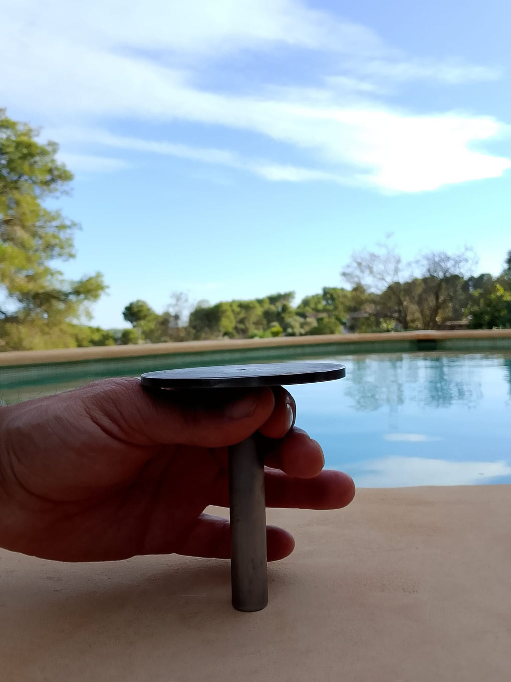 cubre manos para clavar piquetas de cercados eléctricos