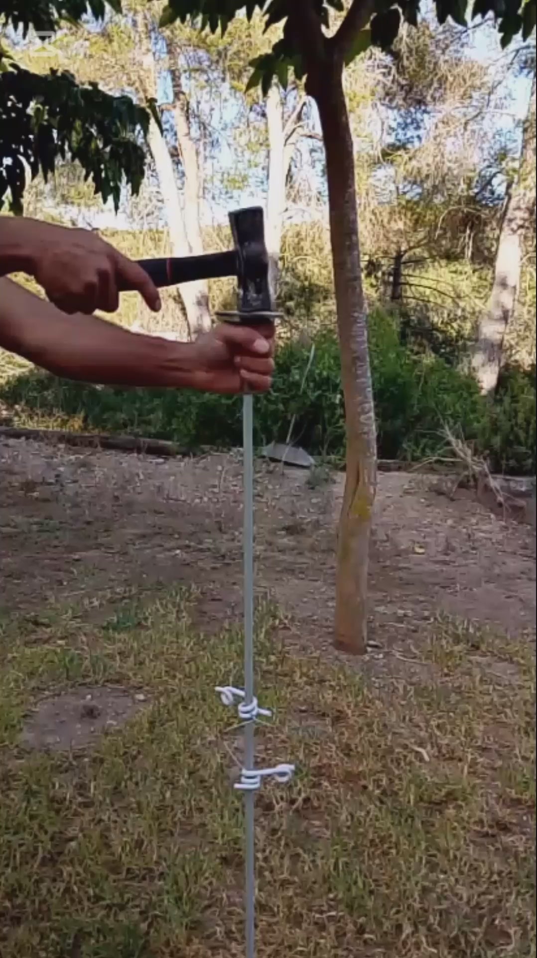 cubre manos para clavar piquetas de cercados eléctricos